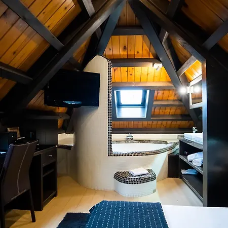 מלון Yit Abentofail 4*